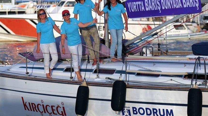 &rsquo;deniz Tutkusu Seyirde&rsquo; Ekibinden Oluşan 4 Kadın Yelkenci Akdeniz&rsquo;e A&ccedil;ıldı
