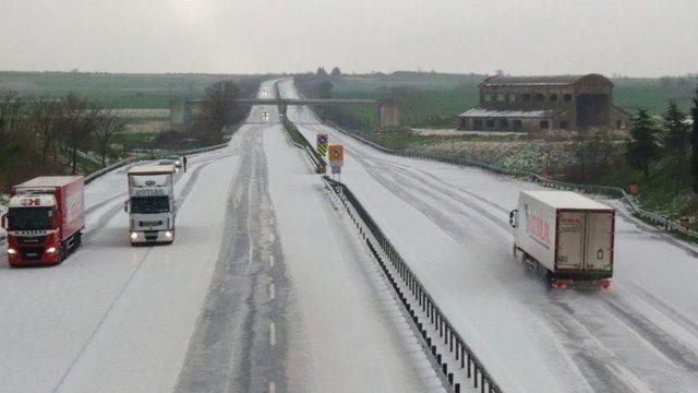 Edirne’de Ceviz Büyüklüğünde Dolu