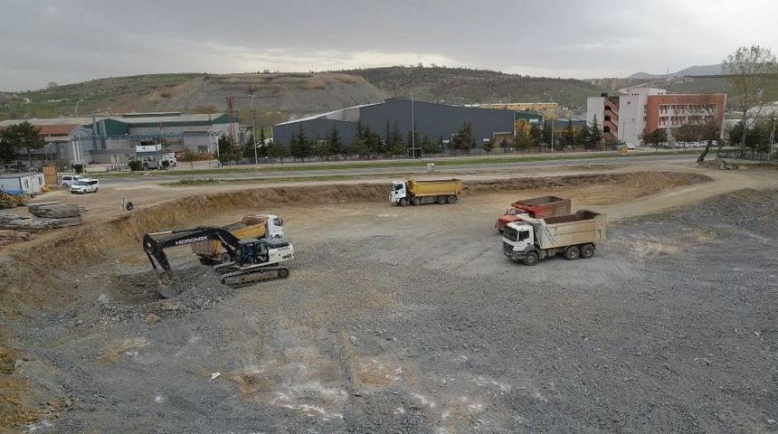 Yeni Kapalı Spor Salonunun Hafriyat &Ccedil;alışmaları Başladı