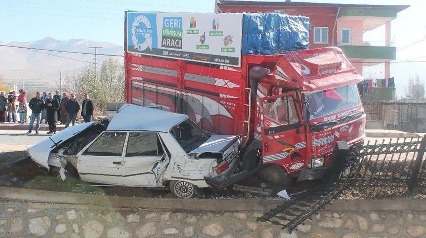 Niğde&rsquo;de Hayrete D&uuml;ş&uuml;ren Trafik Kazası