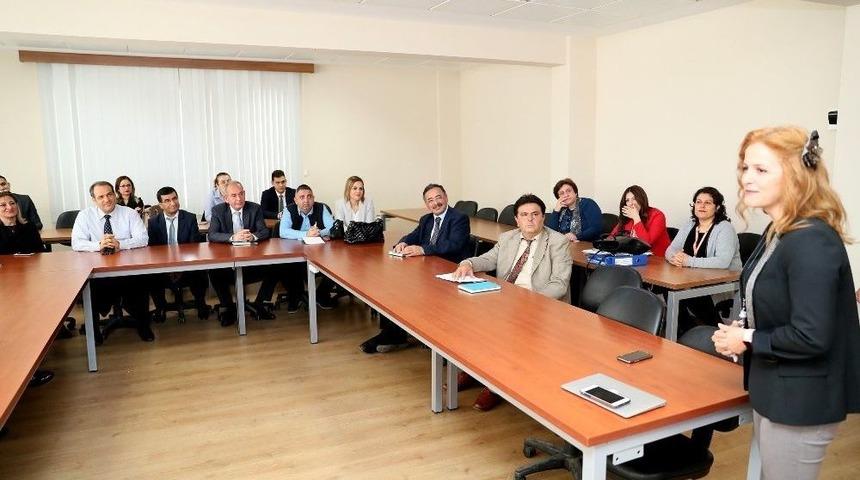 Mersin Büyükşehir Belediyesi’nde ’liderlik Eğitimi’