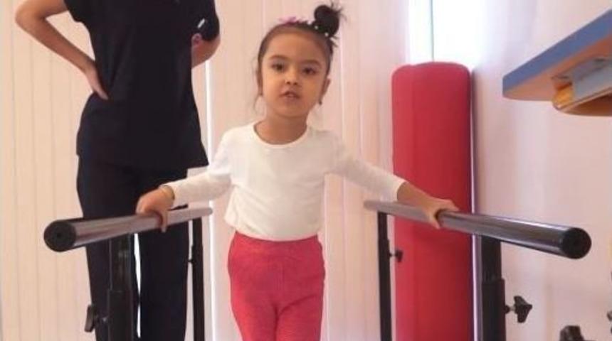 Serebral Palsi Hastası Azerbaycanlı K&uuml;&ccedil;&uuml;k Damla, Denizli&rsquo;de Y&uuml;r&uuml;meyi Başardı