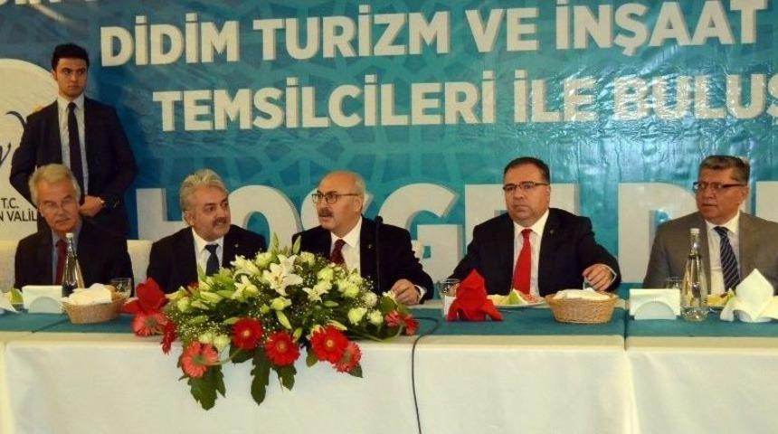 Vali K&ouml;şger, İnşaat Ve Turizm Sekt&ouml;r&uuml; Temsilcileriyle Bir Araya Geldi