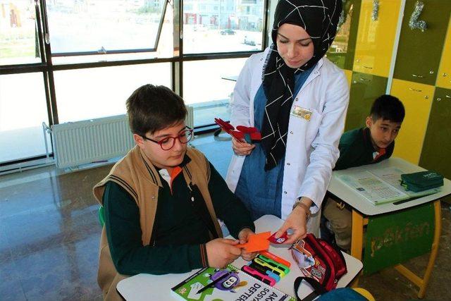 Pekfen’li Öğrenciler Yaşlılar Haftasını Unutmadı