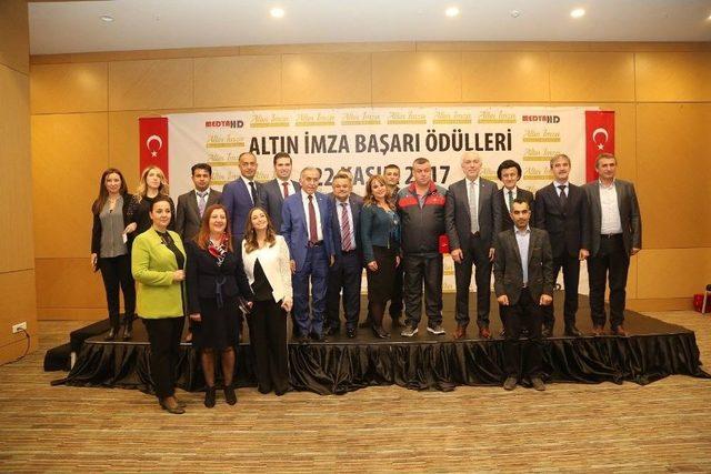 Başkan Şirin’e ‘altın İmza Başarı Ödülü’