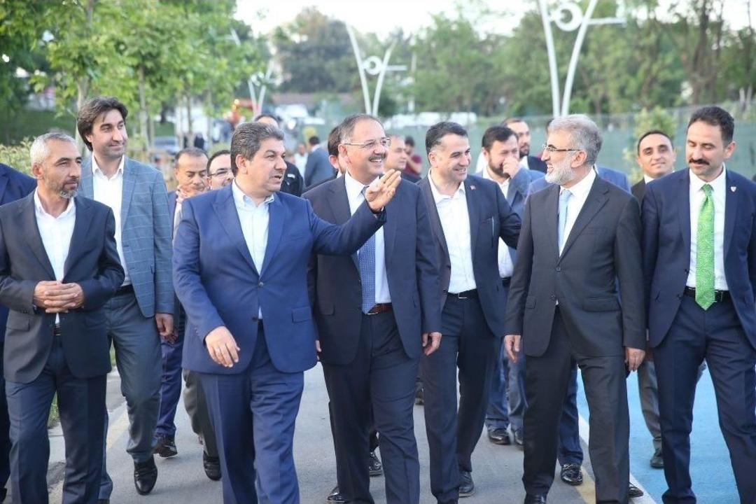 Bakan &Ouml;zhaseki, Hemşehrileriyle Şehir İftarı&rsquo;nda