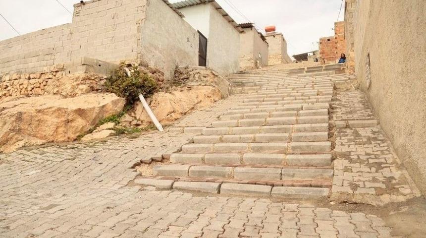 Eyy&uuml;biye&rsquo;deki Engebeli Yollar Yapılıyor