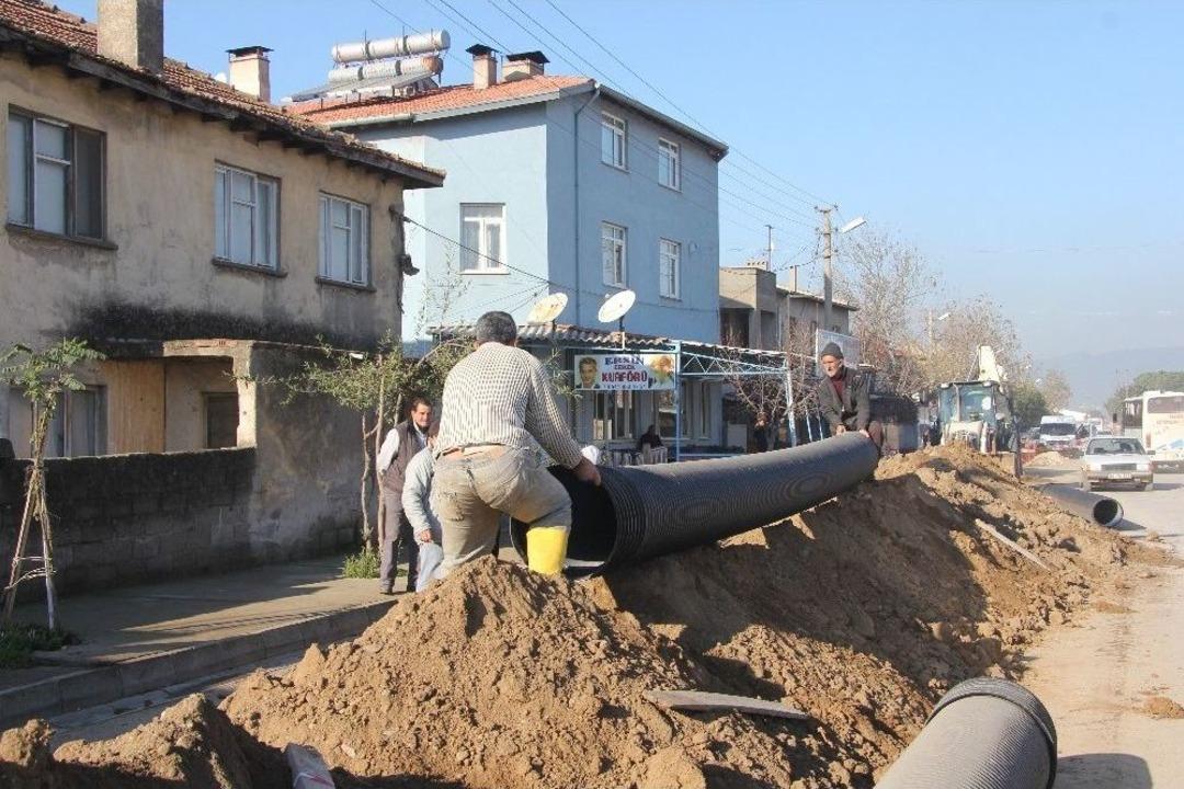 Burhaniye&rsquo;ye 3 Yılda 5 Bin 60 Metre Yağmur Suyu Hattı Yapıldı