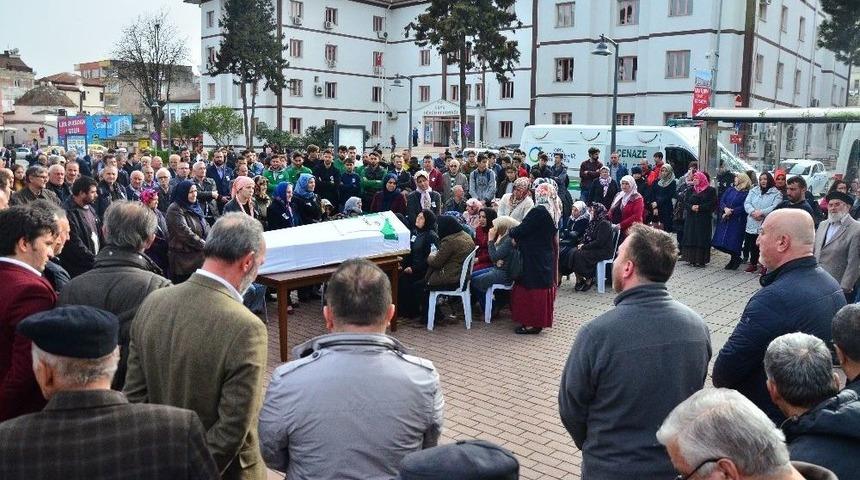 &Uuml;nye 1957 Spor&rsquo;un Emektarı Son Yolculuğuna Uğurlandı