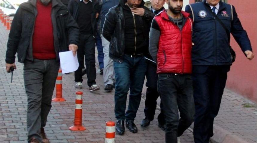 Sosyal Medyada Terör Propagandası Yapan 5 Kişi Yakalandı