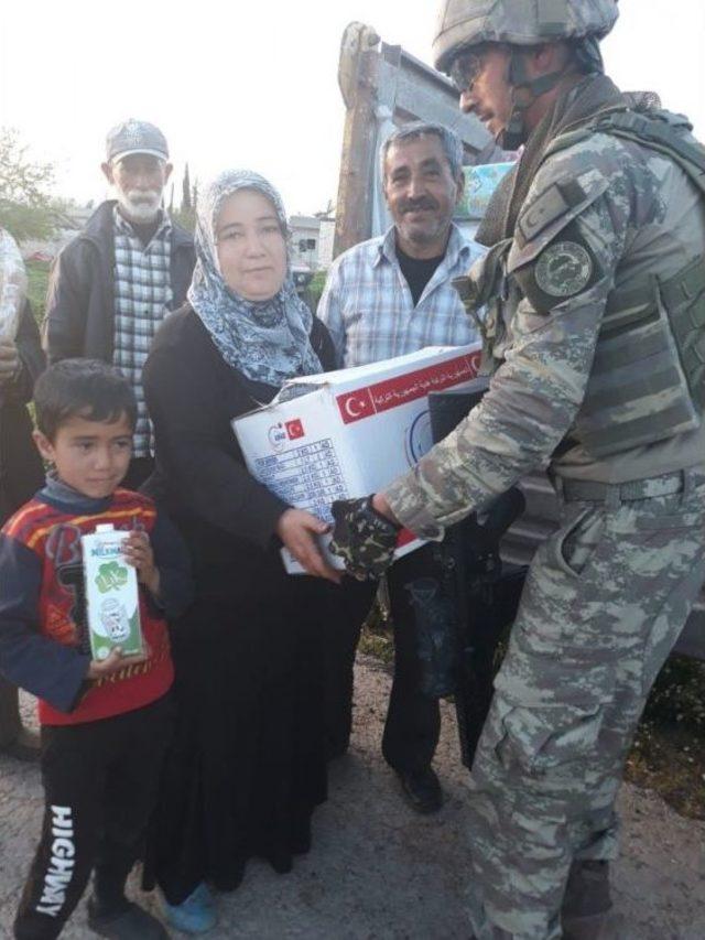 Afrinli Çocuğun Asker Selamı Görenleri Duygulandırdı