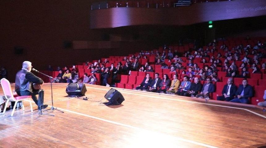 Thm Sanat&ccedil;ısı Esat Kabaklı: "herkese Saygı Duyuyorum Yeter Ki Hainlik Etmesinler"