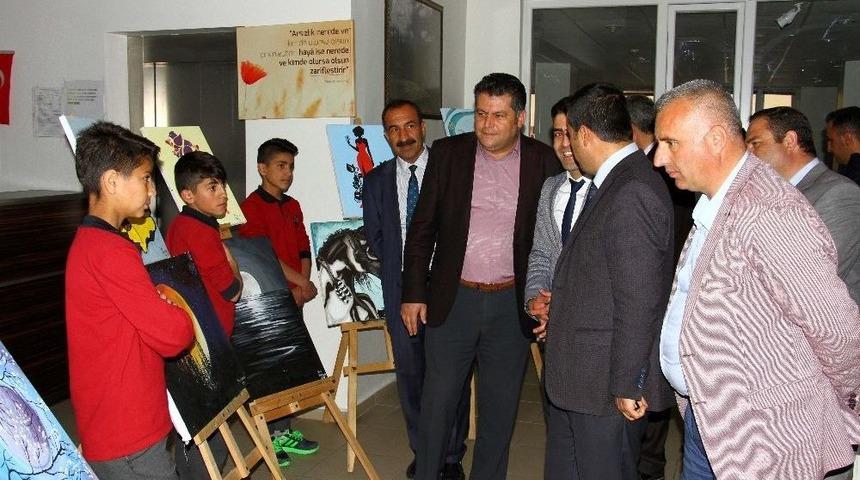Hizan&rsquo;da Ortaokul &Ouml;ğrencilerinin Resim Sergisi