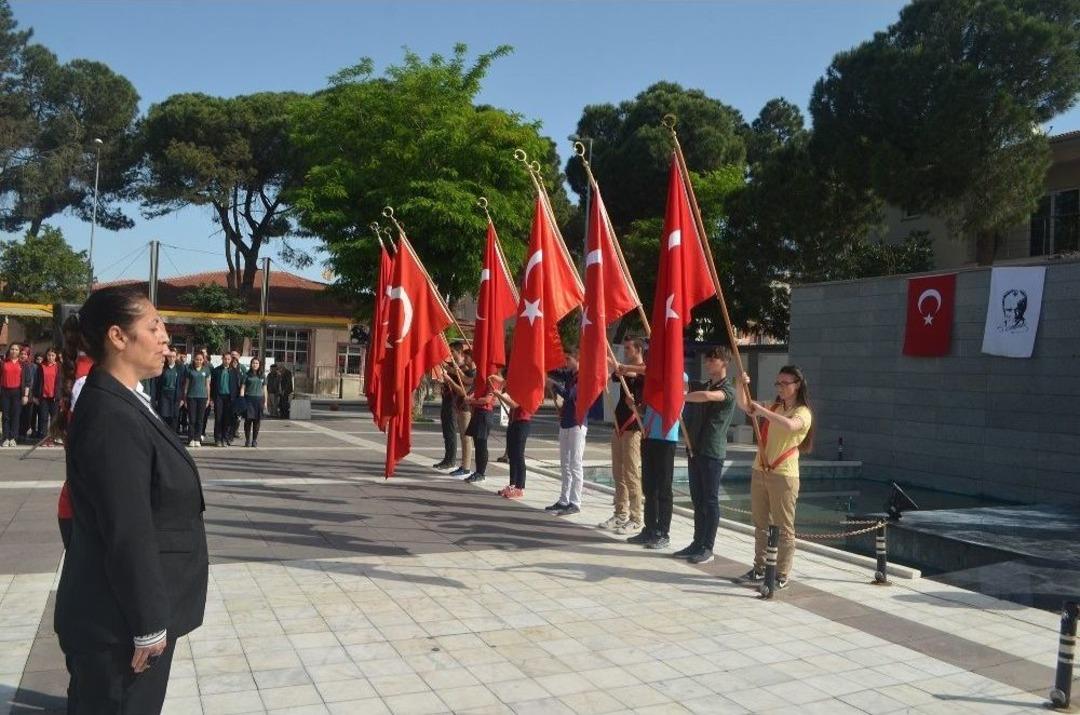 19 Mayıs Kula&rsquo;da Coşkuyla Kutlandı