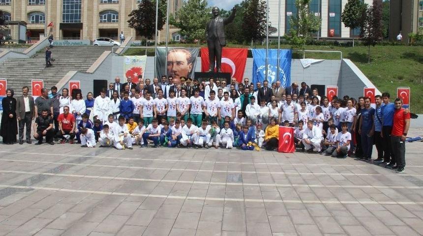 19 Mayıs Karab&uuml;k&rsquo;te &Ccedil;eşitli Etkinliklerle Kutlandı