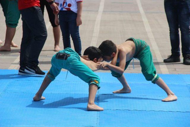 19 Mayıs Karabük’te Çeşitli Etkinliklerle Kutlandı