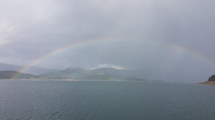 Kanyonda G&ouml;kkuşağı K&ouml;pr&uuml;s&uuml;