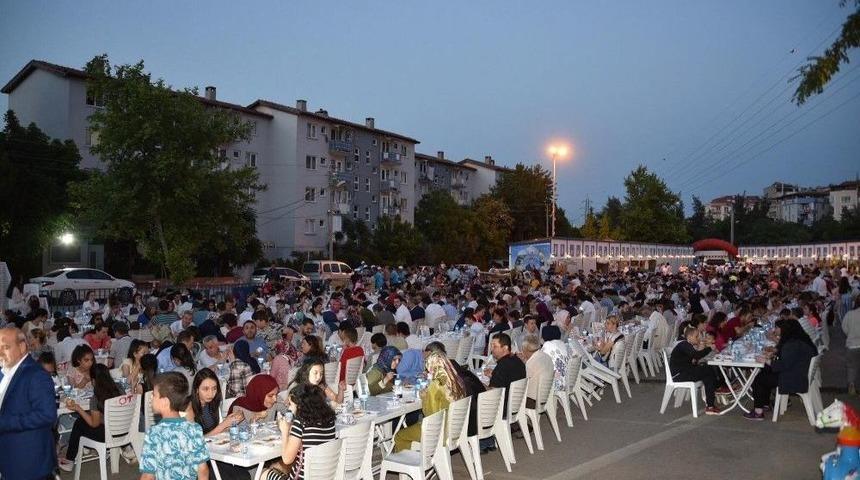 Yunusemre&rsquo;de Binlerce Vatandaş Bu Sofrada Ağırlanacak