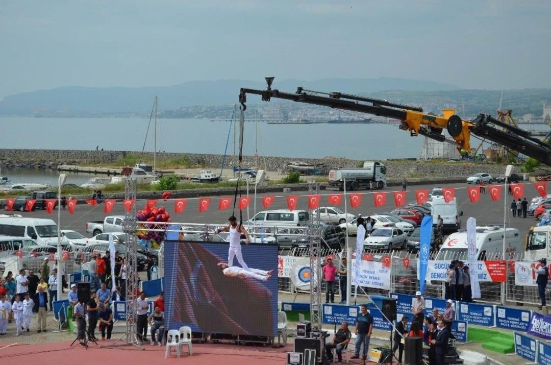 Deniz Manzaralı 19 Mayıs Kutlaması