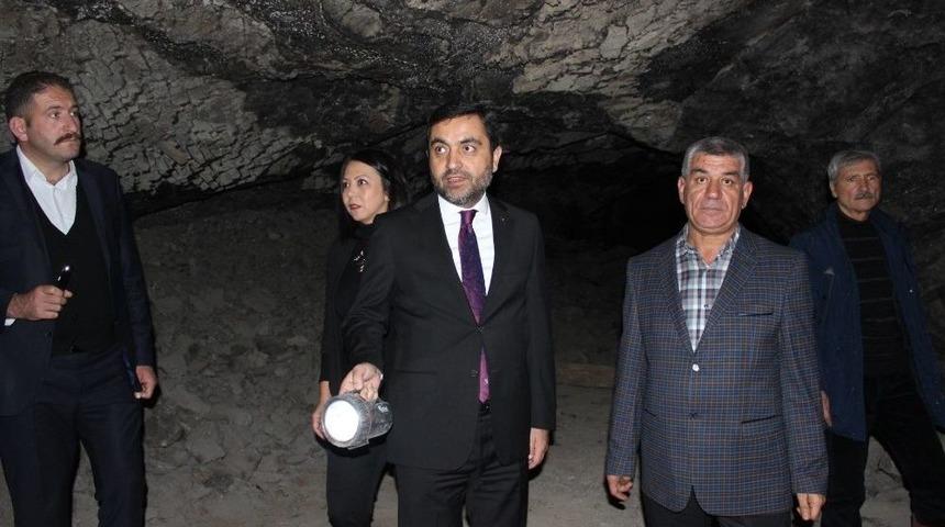 Başkan Bah&ccedil;eci, Tuz Ocağında İnceleme Yaptı