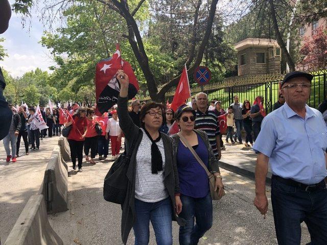 Chp’nin 19 Mayıs Yürüyüşünde Partililer Birbirine Girdi