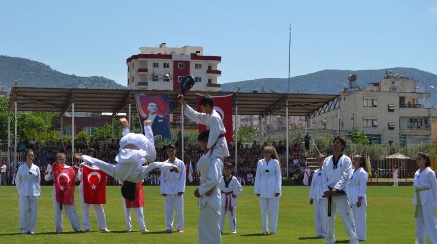Kozan&rsquo;da 19 Mayıs Coşkusu