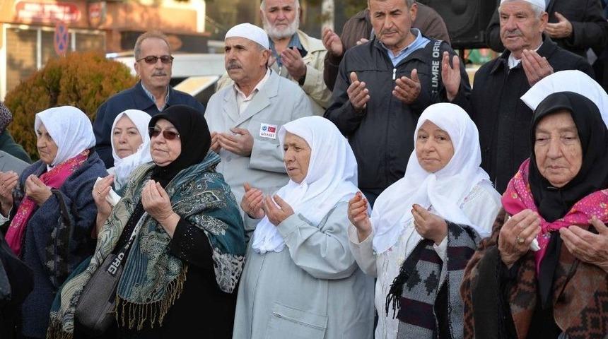 Başkan Bakıcı Umre Yolcularını Kutsal Topraklara Uğurladı