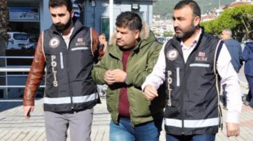 Kaş&rsquo;ta Aranan G&ouml;&ccedil;men Ka&ccedil;ak&ccedil;ısı Alanya&rsquo;da Yakalandı