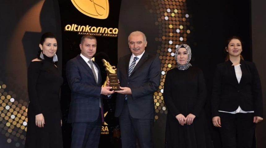 Altın Karınca Belediyecilik &Ouml;d&uuml;lleri&rsquo;nde &Ccedil;an Belediyesi&rsquo;ne &Ouml;d&uuml;l