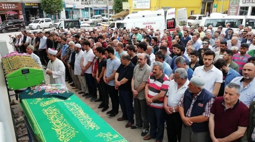 &Uuml;niversiteli Gen&ccedil; Kız Son Yolculuğuna Uğurlandı