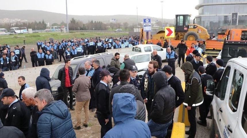 (&ouml;zel) Kartal&rsquo;daki Park Sorunu Zabıtaları Karşı Karşıya Getirdi
