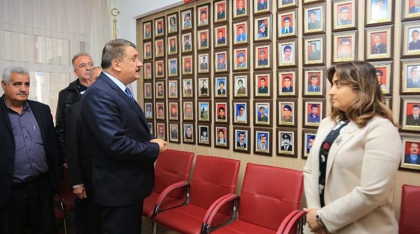 Başkan G&uuml;rkan Şehit Aileleri Ve Gazilerle Bir Araya Geldi