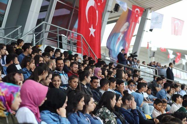 Başakşehir’de Gençlik Coşkusu