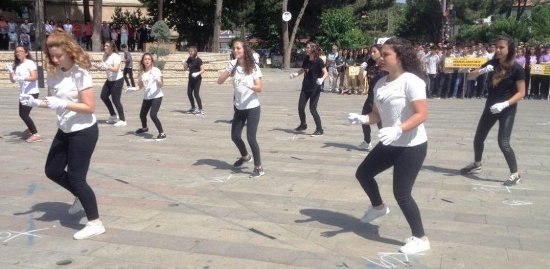 Sarıg&ouml;l Ve Alaşehir&rsquo;de 19 Mayıs Coşkusu