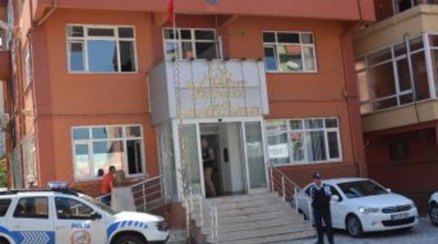 Emekli Adam 60 Bin Lirasıyla Dolandırılmaktan Kurtarıldı