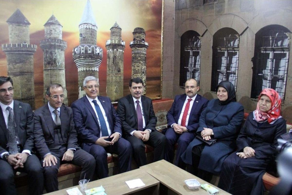 İstanbul&rsquo;da &lsquo;bitlis Tanıtım G&uuml;nleri&rsquo; Başladı