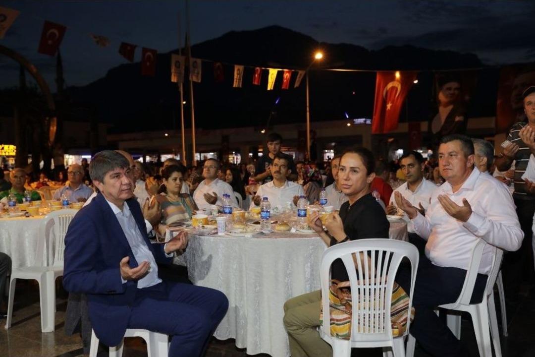 Başkan T&uuml;rel Kemerliler İle İftar A&ccedil;tı