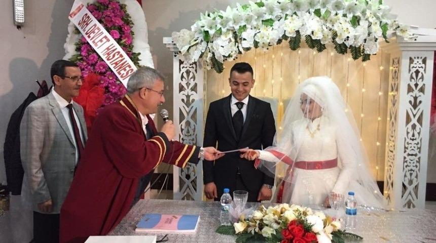 Gen&ccedil; &Ccedil;iftin Nikahını Başkan Yaralı Kıydı