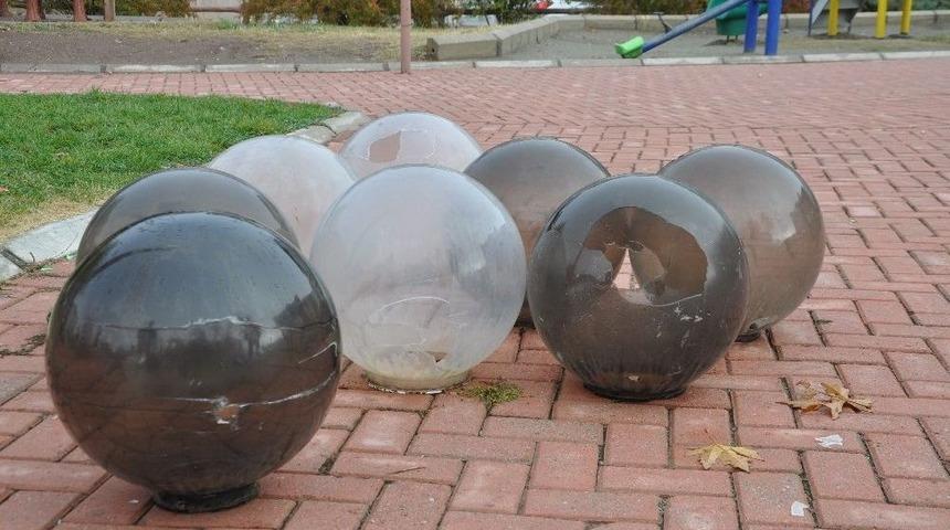 G&ouml;lbaşı İl&ccedil;esinde Parklara Zarar Verildi