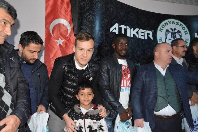 Atiker Konyaspor 300 Çocuğu Sevindirdi