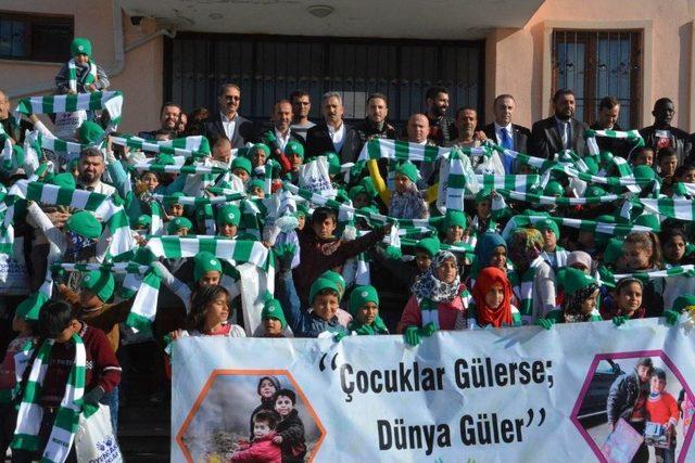 Atiker Konyaspor 300 Çocuğu Sevindirdi