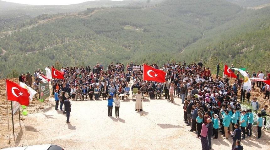 G&ouml;n&uuml;l El&ccedil;ileri Silifke&rsquo;de Fidanları Toprakla Buluşturdu