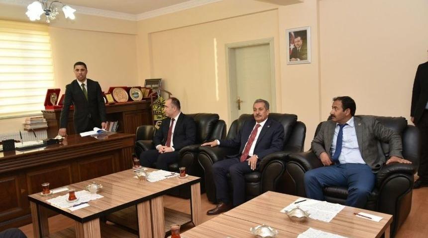 Vali S&uuml;leyman Elban, İl&ccedil;e Ve Belde Belediye Başkanları İle Bir Araya Geldi