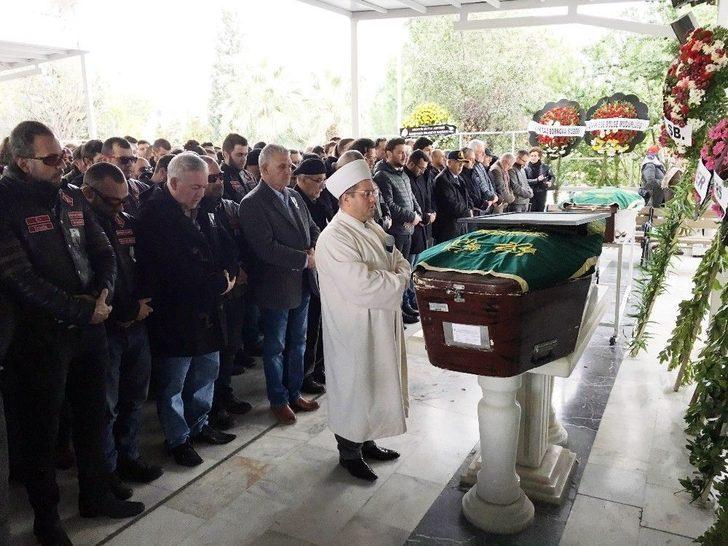 Motosiklet Tutkunu Genci Son Yolculuğuna Yüzlerce Arkadaşı Uğurladı G3