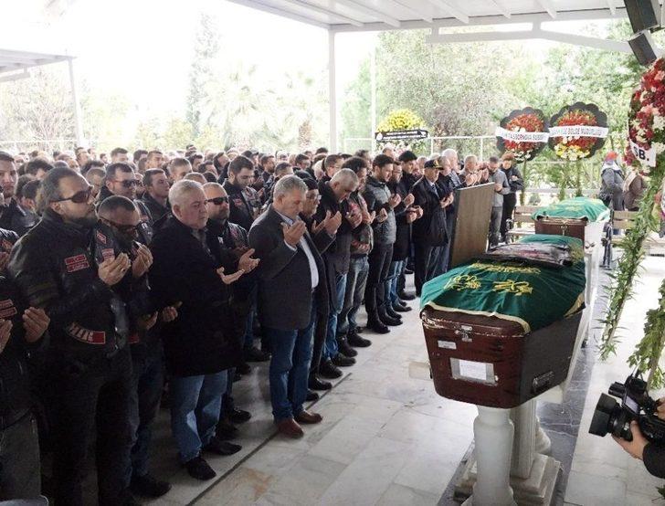 Motosiklet Tutkunu Genci Son Yolculuğuna Yüzlerce Arkadaşı Uğurladı G4