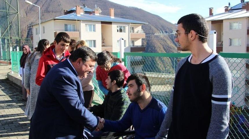 Artvin Basketbol Takımı, Engelli Öğrencilerle Bir Araya Geldi