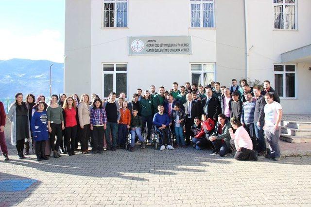 Artvin Basketbol Takımı, Engelli Öğrencilerle Bir Araya Geldi 1