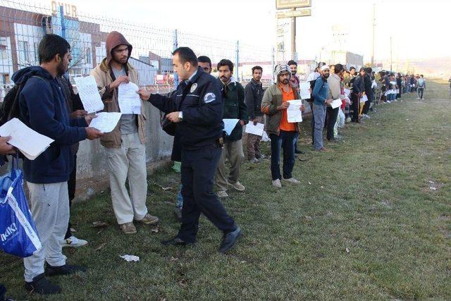 Otobüs Şoförü Mültecilere Acımadı 1