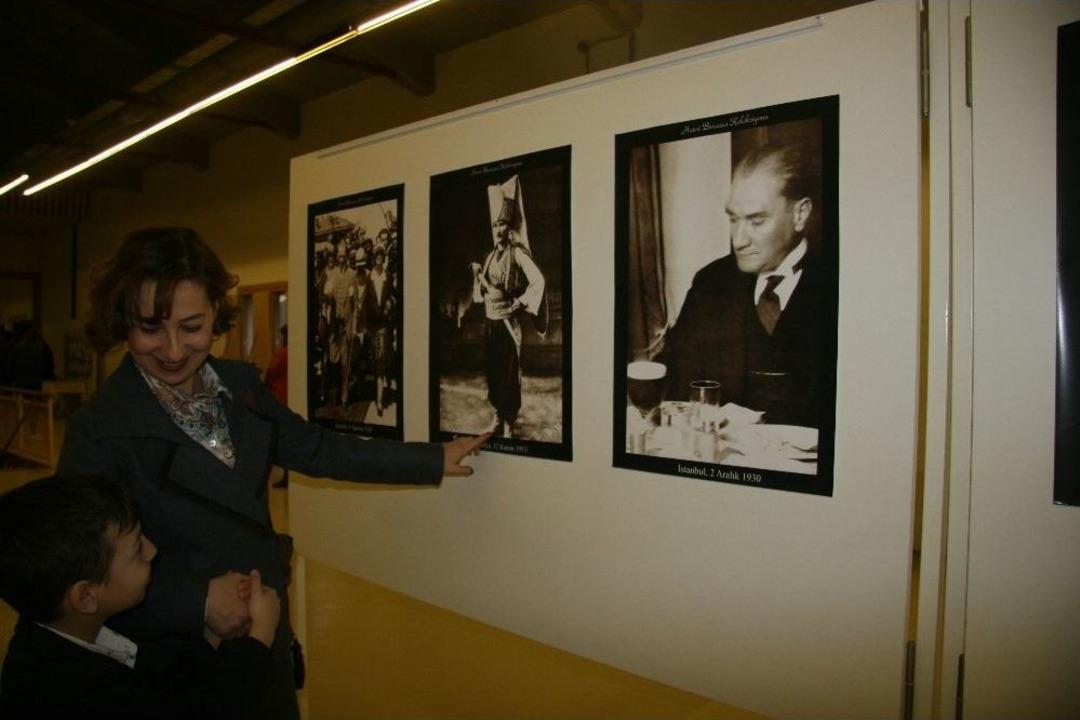 Hanri Benazus&rsquo;un Koleksiyonundaki Atat&uuml;rk Fotoğrafları Sergileniyor