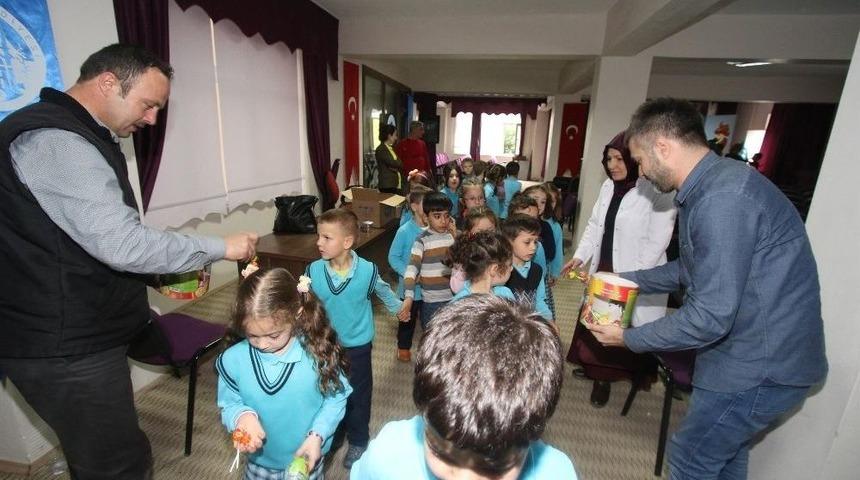 Akyazılı &Ccedil;ocuklar Kukla G&ouml;sterisi İle Eğlendi